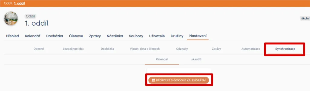 Nastavení oddílu se zvýrazněnou sekcí „Synchronizace“ a tlačítkem „Propojit s Google kalendářem“