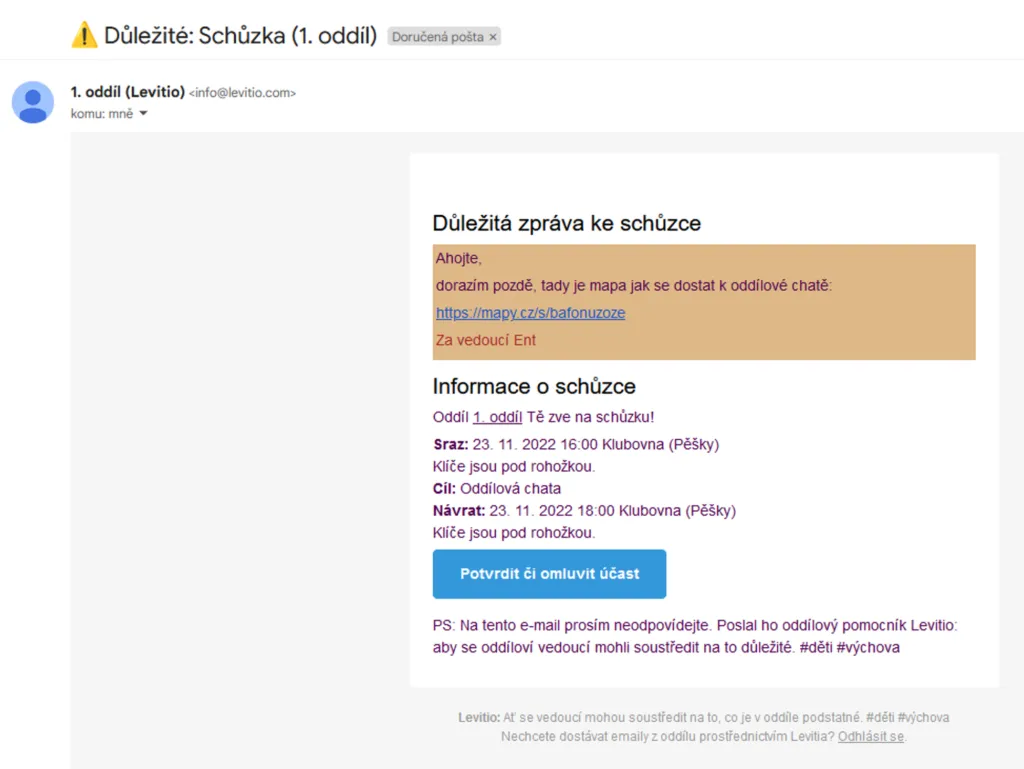 E-mail s důležitou zprávou ke schůzce ve zvýrazněném poli, údaji o schůzce a tlačítkem „Potvrdit či omluvit účast“